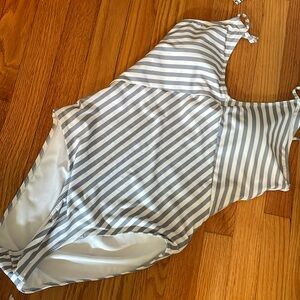 Cupshe size M bathing suit